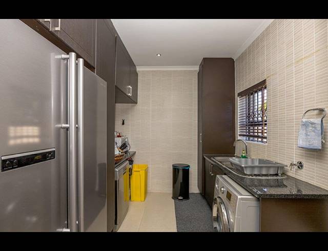 4 BEDROOM HOUSE FOR SALE IN PARKLANDS